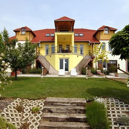 Citadella Wellness Panzio Bed & Breakfast *